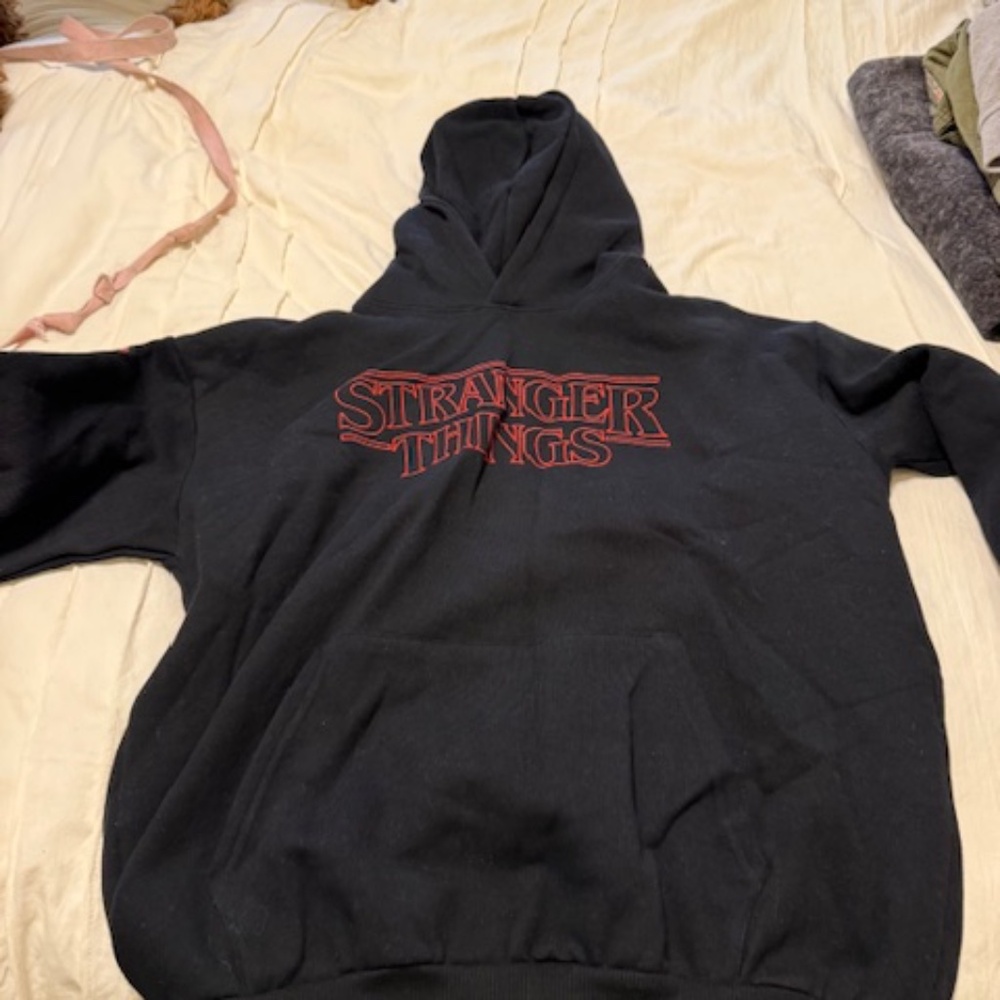 Strangers Things Black Sweatshirt size Large